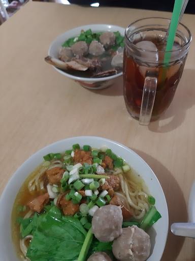 BAKSO & MIE AYAM MBAH MAD