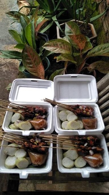 SATE AYAM AMBARAWA TELU PUTRI