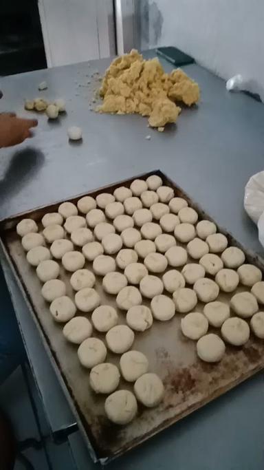 BAKPIA PATHOK 28  IBU SULASTRI