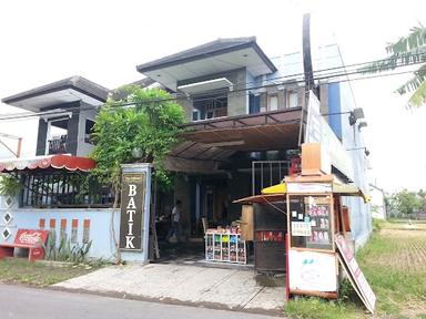 RUMAH BATIK & KOPI