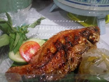 AYAM GEPREK SAMBAL IJO DAN PEPES MBOK SUBUR