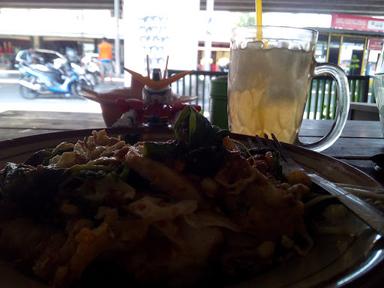 LOTEK & GADO-GADO CAB. COLOMBO