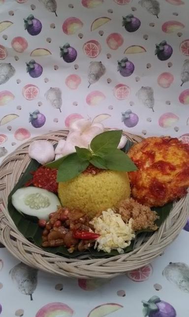 NASI KUNING NASI UDUK BU E KHOTIB