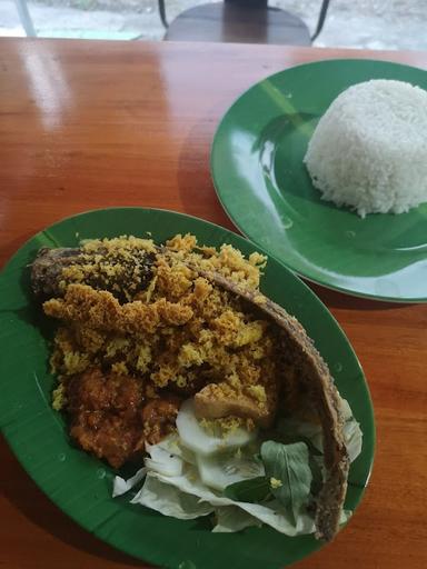 PECEL LELE & AYAM GORENG HANDAYANI