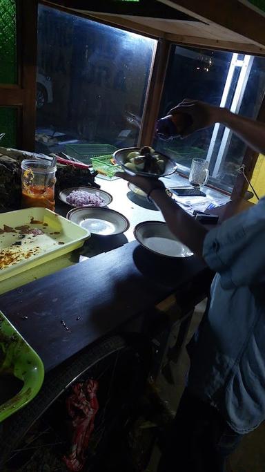 SATE AYAM MADURA CAK DONY