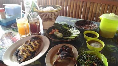 RUMAH MAKAN COBEK BETI LESEHAN CIPADUNG