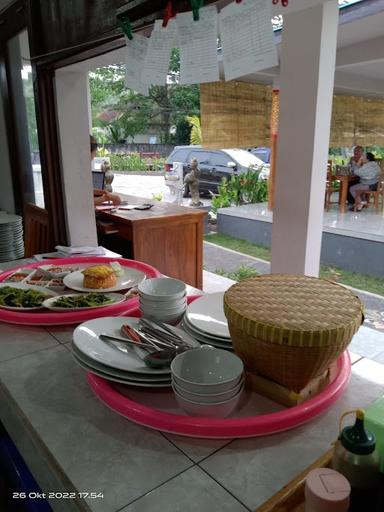 WARUNG MAKAN IKAN YOGASARI SEGARA