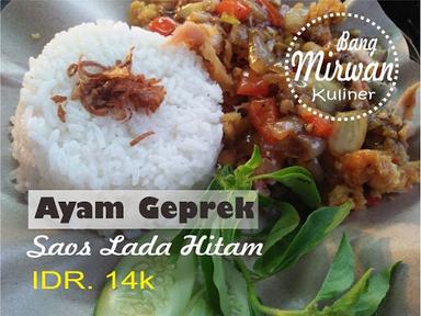 AYAM GEPREK BANG MIRWAN ( DAPUR )