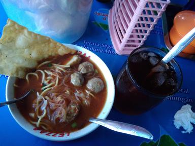 BAKSO & MIE AYAM NIKMAT SAMPURNA RATU ELOK