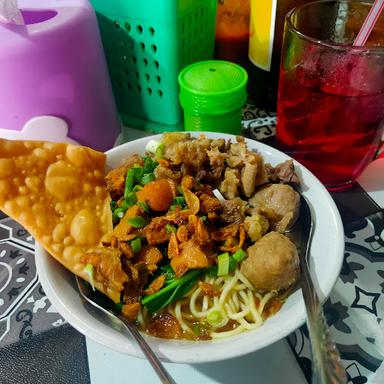 DEPOT RIZKY RASA MIE AYAM BAKSO RAJA