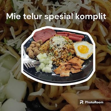 KEDAI MIE LAPAN