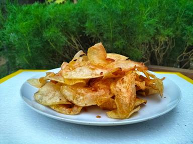 KERIPIK SINGKONG KULIT JAGUNG