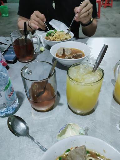 MIE AYAM DAN BAKSO RADEN SOLO