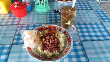 WARUNG NASI KUNING