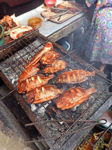 WARUNG IKAN BAKAR MANAH