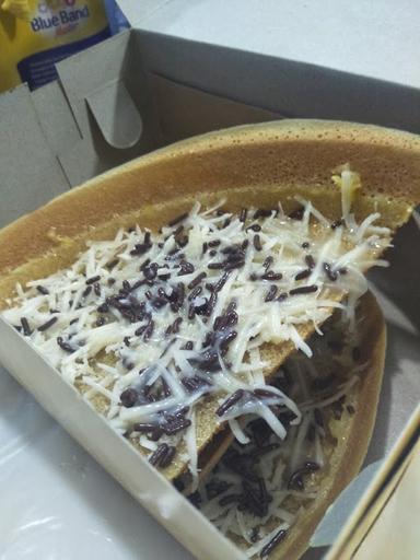 MARTABAK & TERANG BULAN CAHAYA MALAM