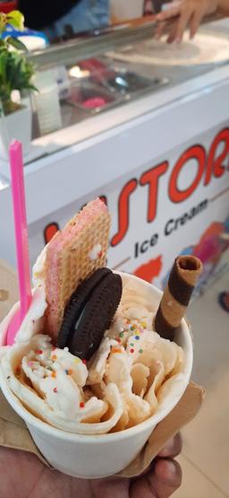 Photo's Historia Ice Cream