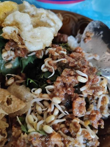 WARUNG PECEL PUTIH