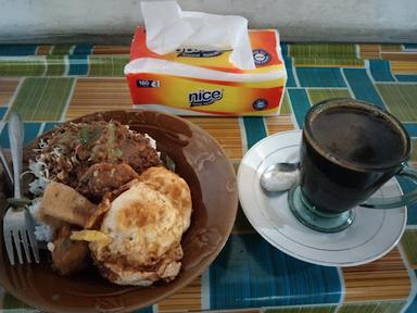 WARUNG PECEL PUTIH