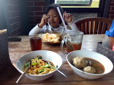 BAKSO JOGLO BODRONOYO