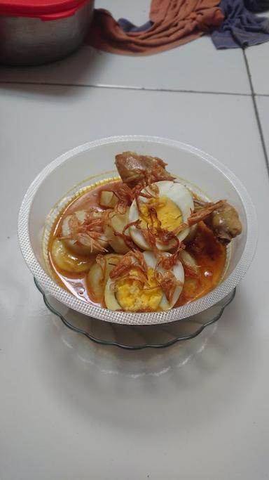 LONTONG KARI BATAGOR UMI YATI