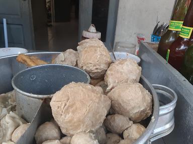 AJENG VANIA BAKSO