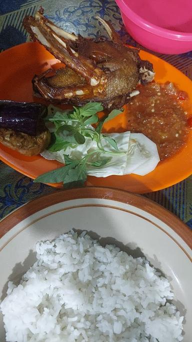 LALAPAN SEAFOOD CAK RI LAMONGAN