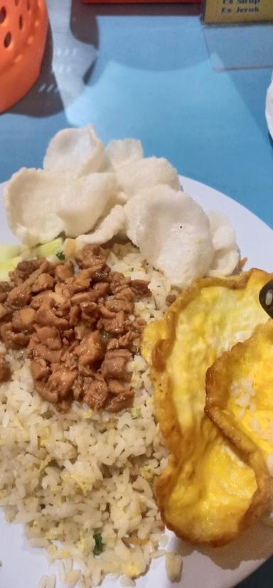 WARUNG ERNA HERMAN NASGOR MIE LALAPAN