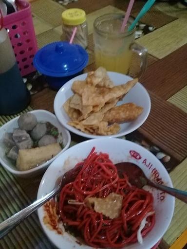 WARUNG BAKSO THOLE