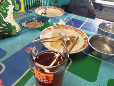 TRADITIONAL FOOD BANJARMASIN INDONESIA KETUPAT KAUM