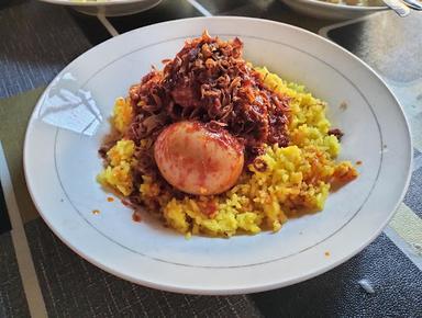 NASI KUNING DAN LONTONG