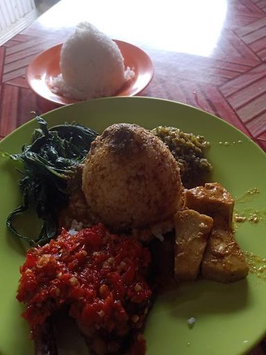 RUMAH MAKAN MINANG MASAKAN PADANG SAKATO