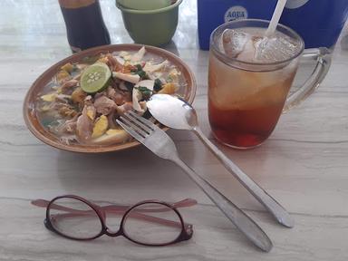 SOTO AYAM AREK SUROBOYO TENDEAN