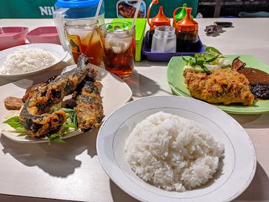 WARUNG AYAM GORENG PA HAJI