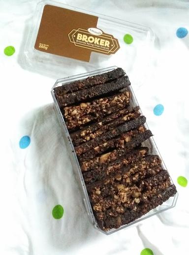 OUTLET AMANDA BROWNIES - BANJARMASIN