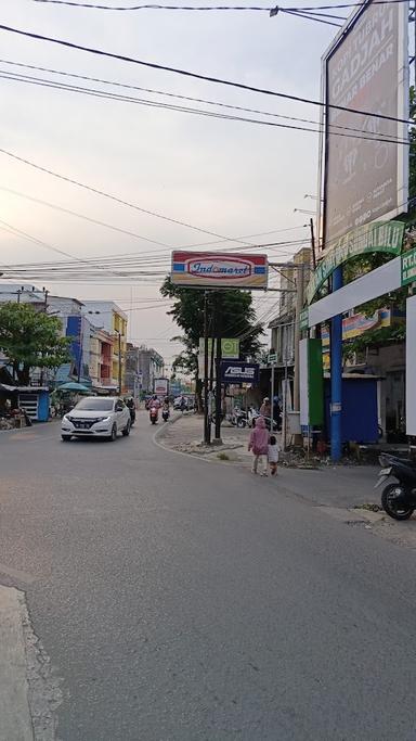 MILIK INDONESIA KAMPUNG MELAYU