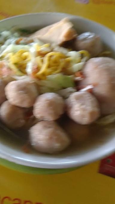 BAKSO KUNING