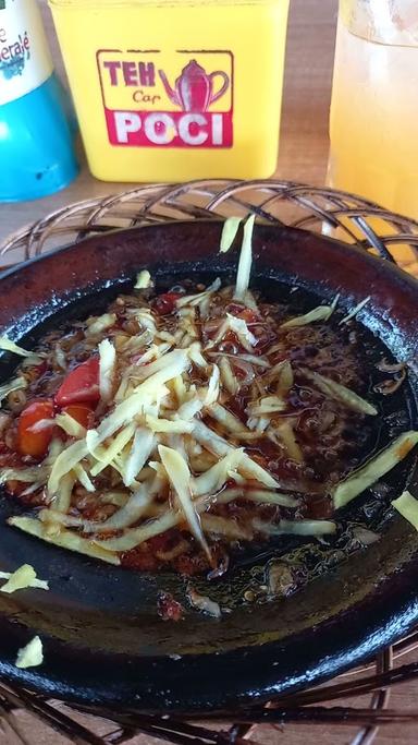 GALUH MARAWA SAMBAL ACAN MANGGURAK