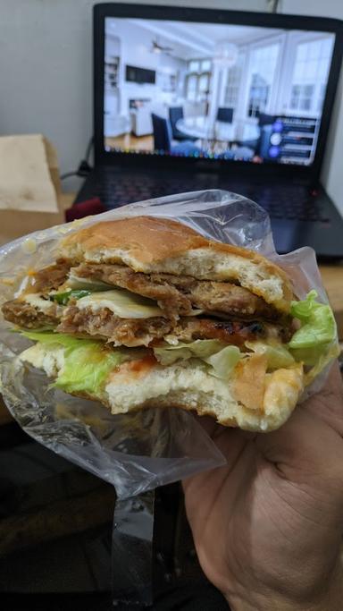 BANTAS BURGER SULTAN ADAM