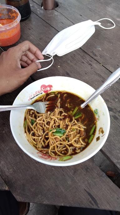 MIE AYAM AGUS KAYUTANGI DUA