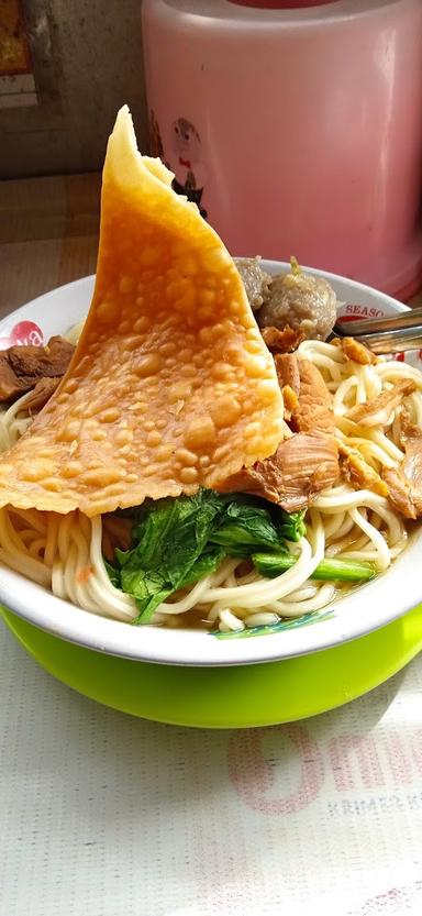 MIE AYAM PAK MINO