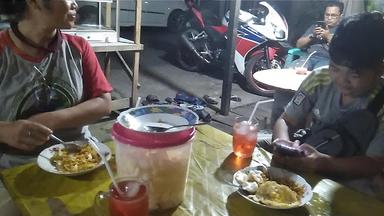 WARUNG MAMA DEWI