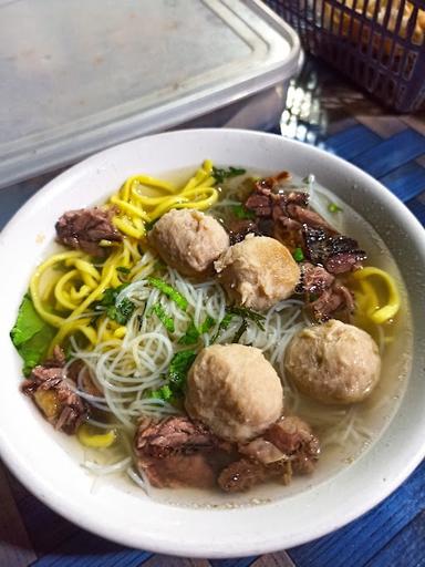 BAKSO PAK TUWIL SUMBER