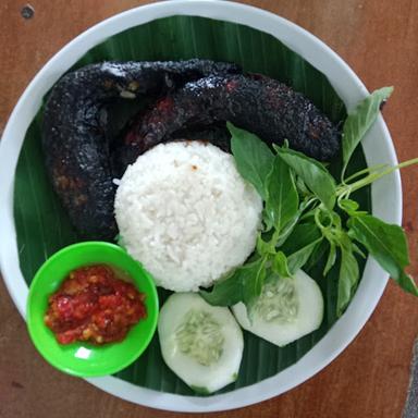 AYAM BAKAR MADU PAK SUR MANAHAN