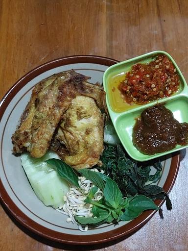 AYAM GORENG PONDASI