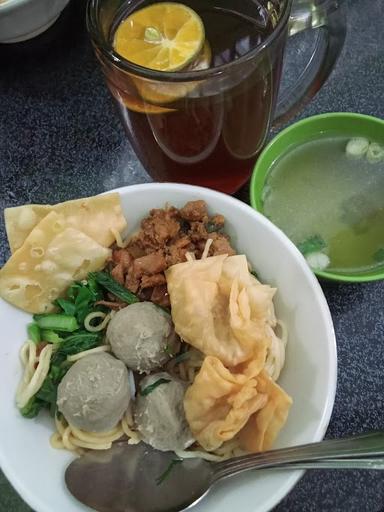 BAKSO & MIE AYAM MANTILI