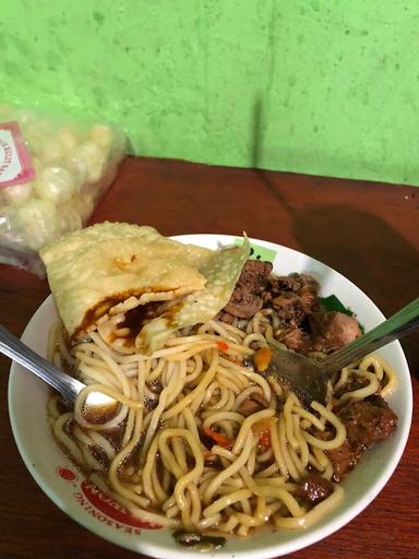 BAKSO & MIE AYAM MANTILI