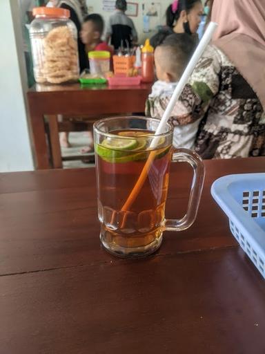 BAKSO URAT LOR PATUNG KUDA MANAHAN