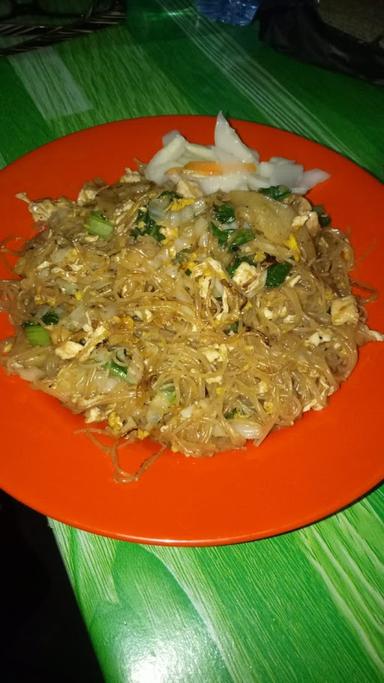 NASI GORENG DAN SUSU SEGAR MAS GIGIH PRAKOSO