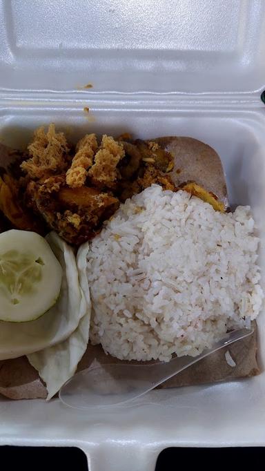 NASI LIWET DAN AYAM GEPREK MBAK LAKSMI